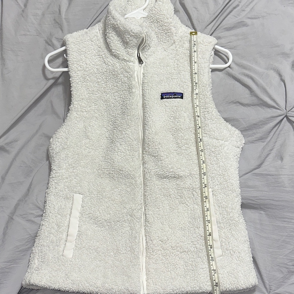 Patagonia Off-White Sherpa Vest - Picture 6 of 6